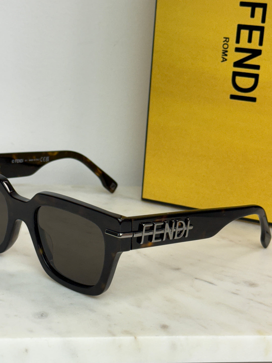 Fendi FE40078I Fendigraphy Brown Havana Unisex Sunglasses