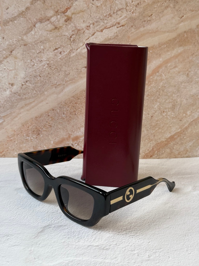 Gafas de sol con máscara de lente rosa Gucci GG1436S