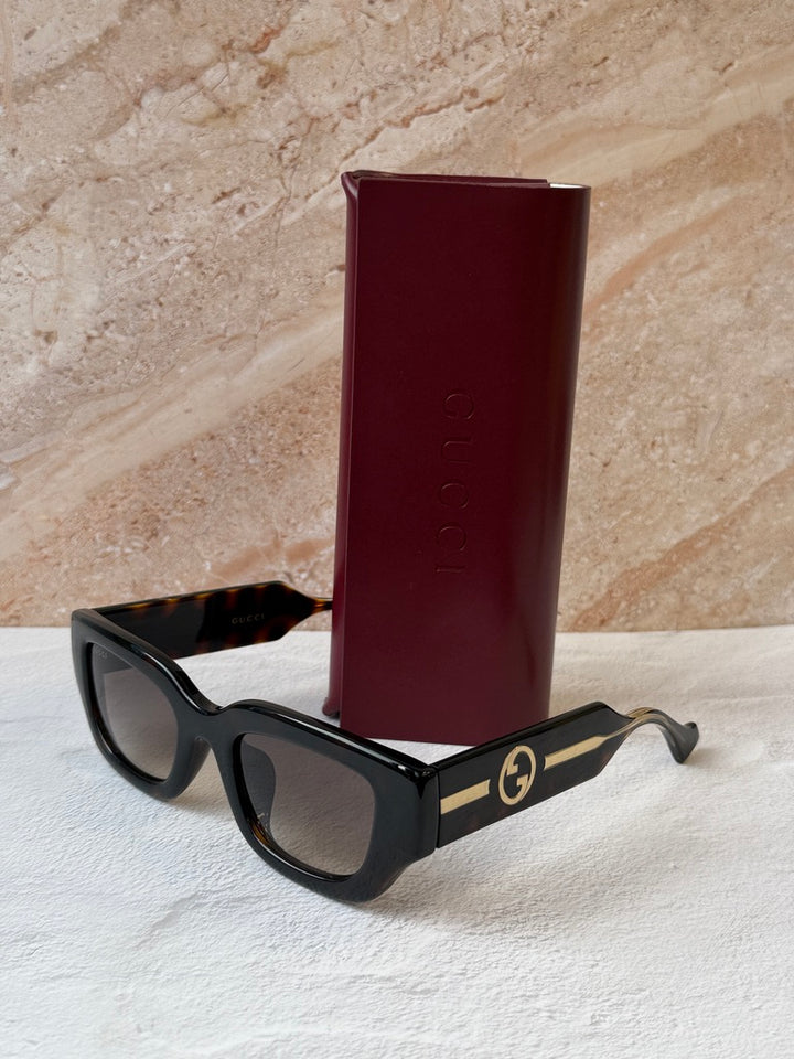 Gafas de sol con máscara de lente rosa Gucci GG1436S