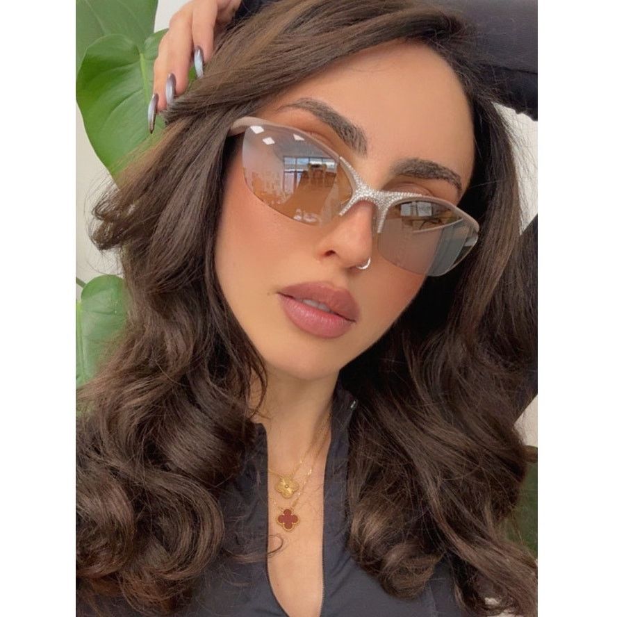 Fendi FE40040U Gafas de sol redondas negras con espejo 