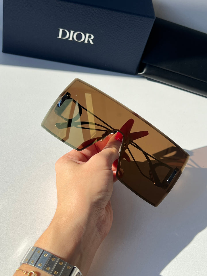 Dior 30Montaigne M1U Oversized Flat Top Sunglasses in Gold Mirror