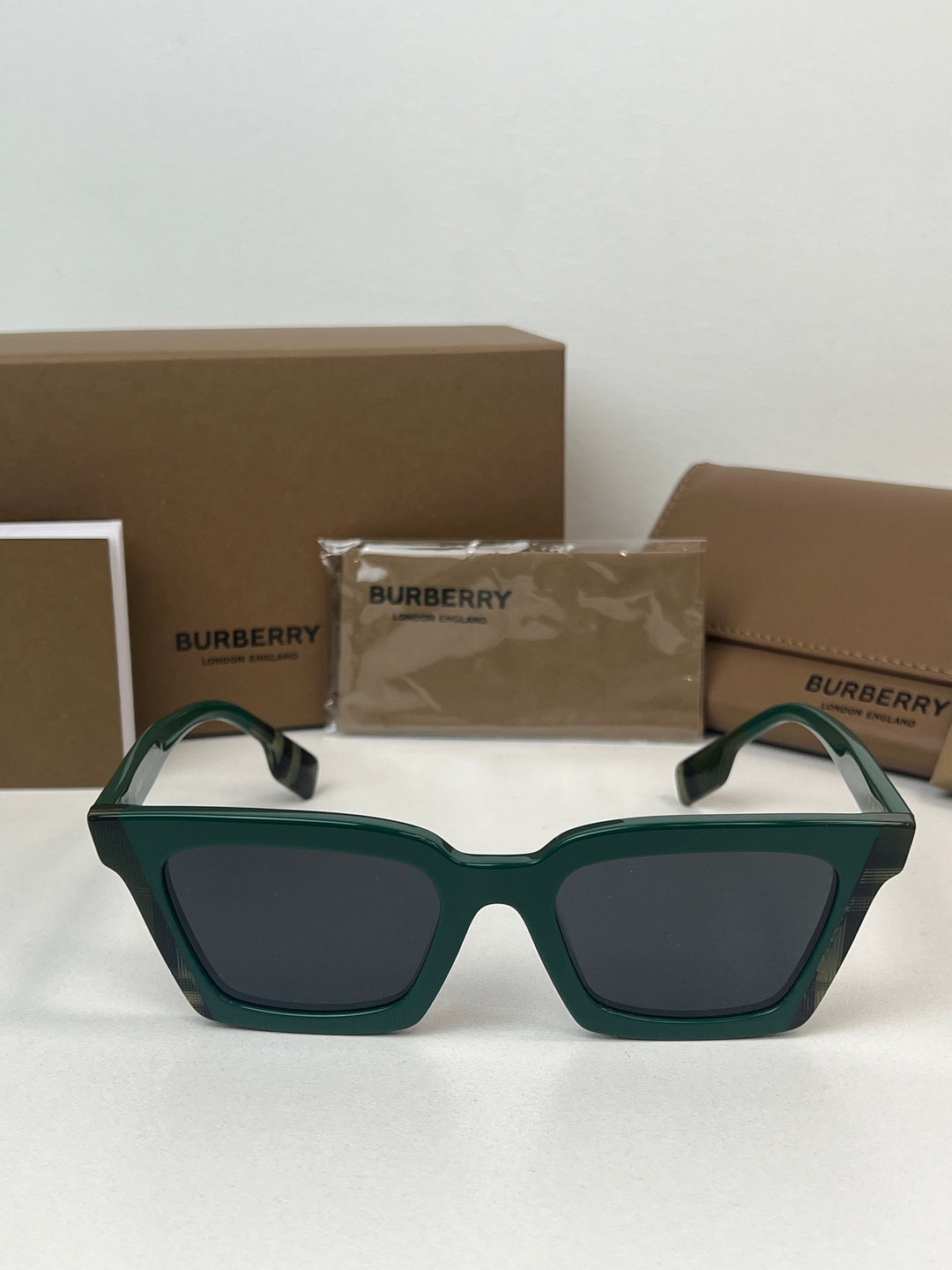 Burberry BE4392U Gafas de sol Briar a cuadros verdes