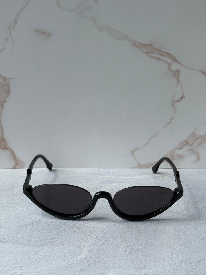 Fendi FE40178U Cat Eye Sunglasses in Black