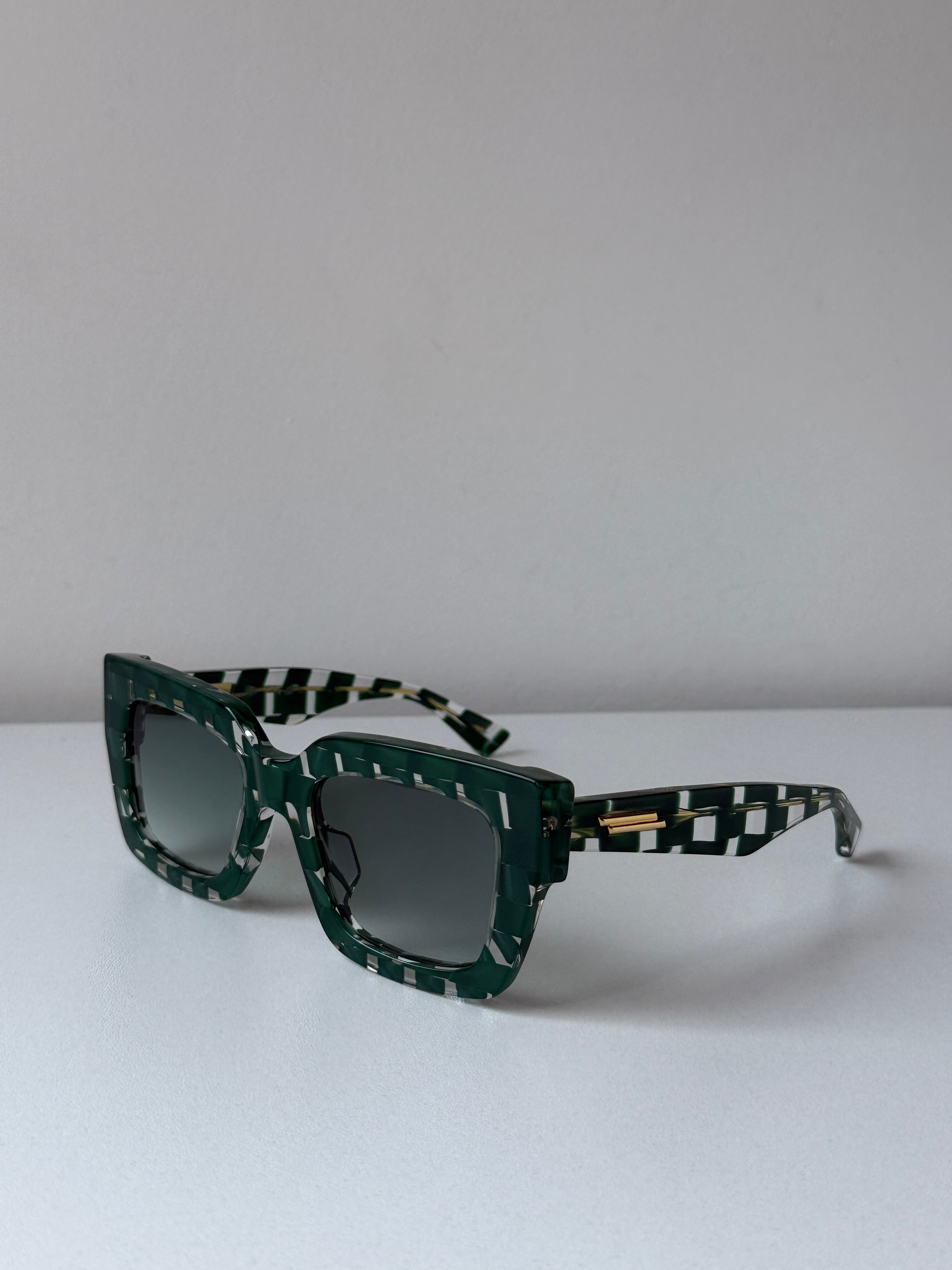 Bottega Veneta BV1212S Sunglasses in Braided Green – Designer Daydream