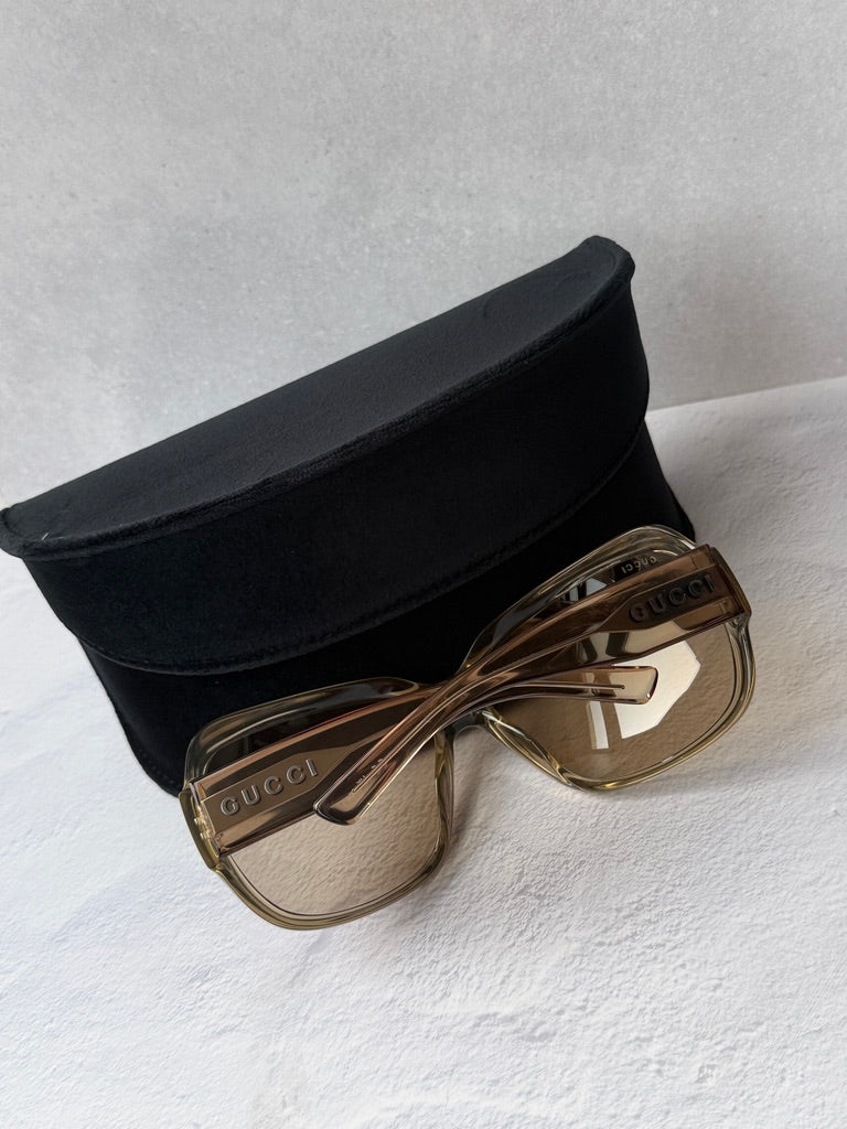 Gafas de sol con montura gruesa en marrón Gucci GG1338SK