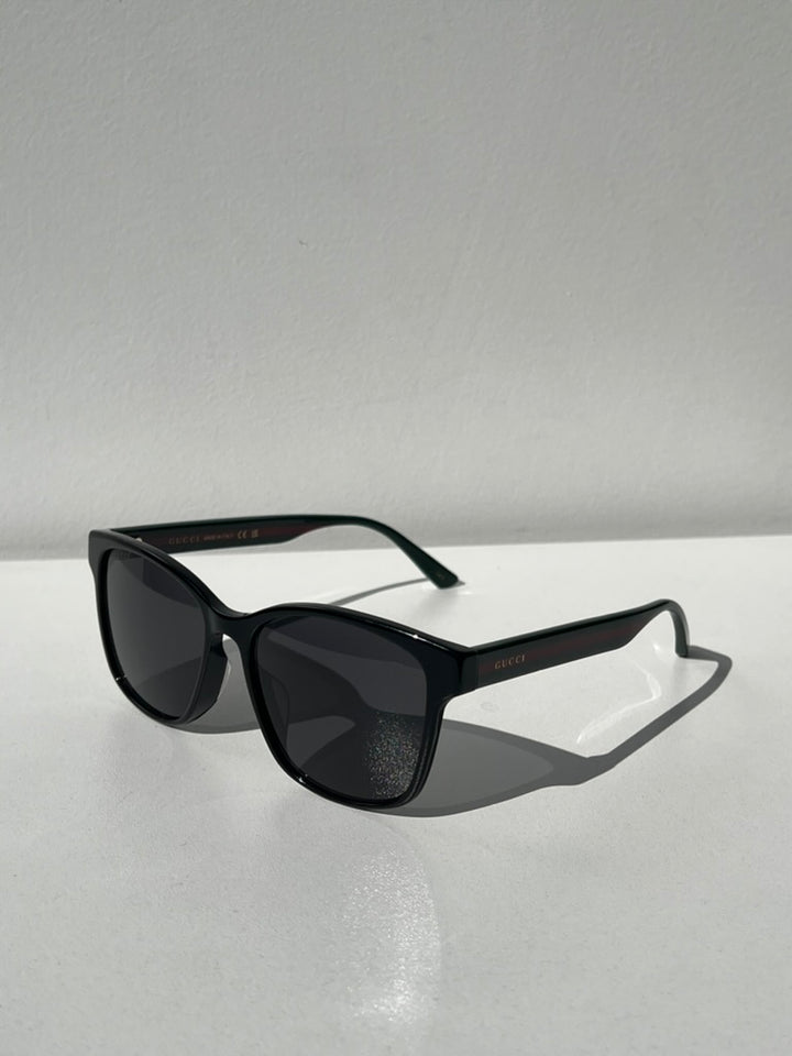 Gucci GG0417SK Gafas de sol con patas a rayas negras