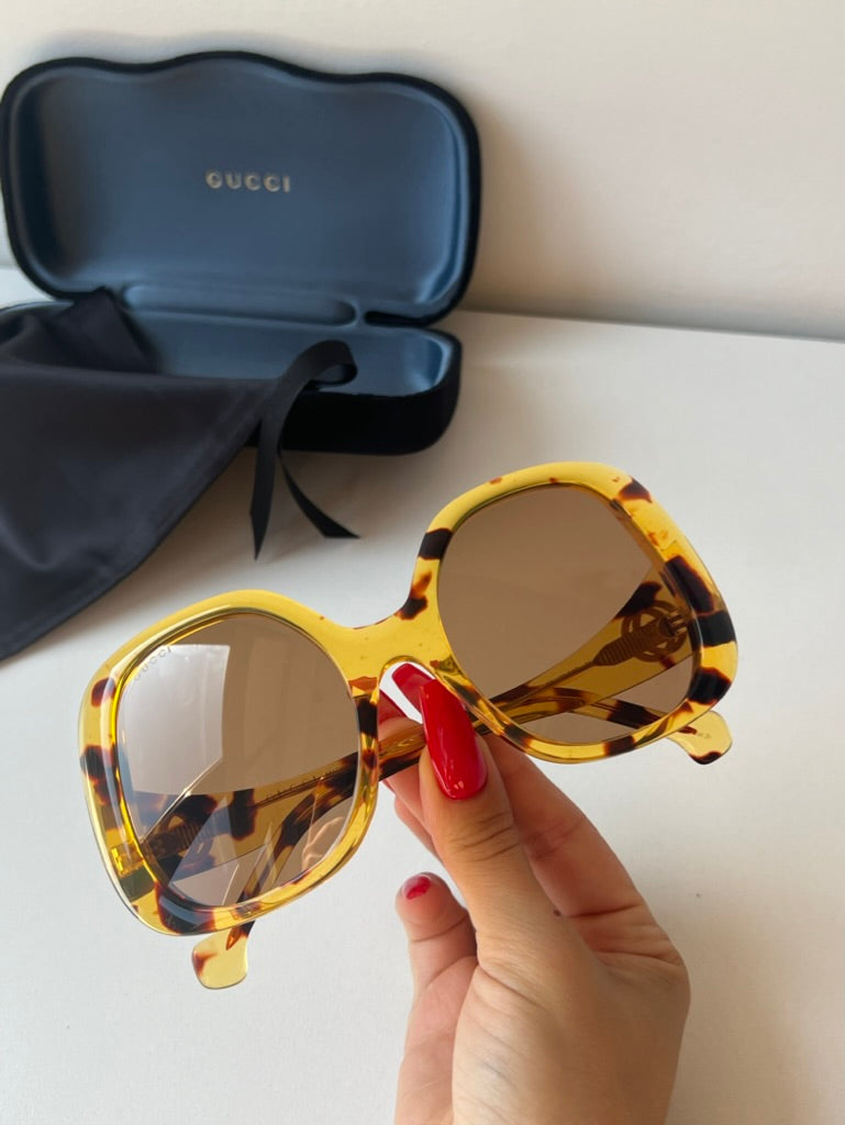 Gucci GG1235S Low Leg Round Sunglasses in Tortoise