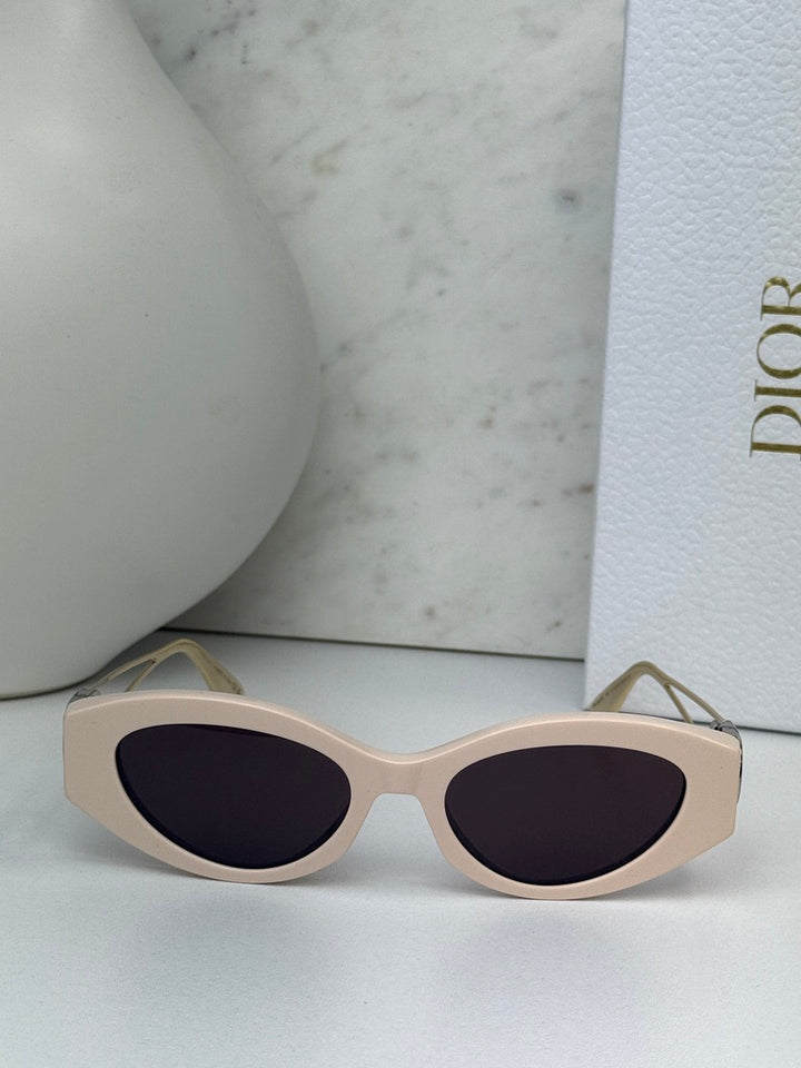 Dior 30Montaigne B6I Cat Eye Sunglasses in Pink