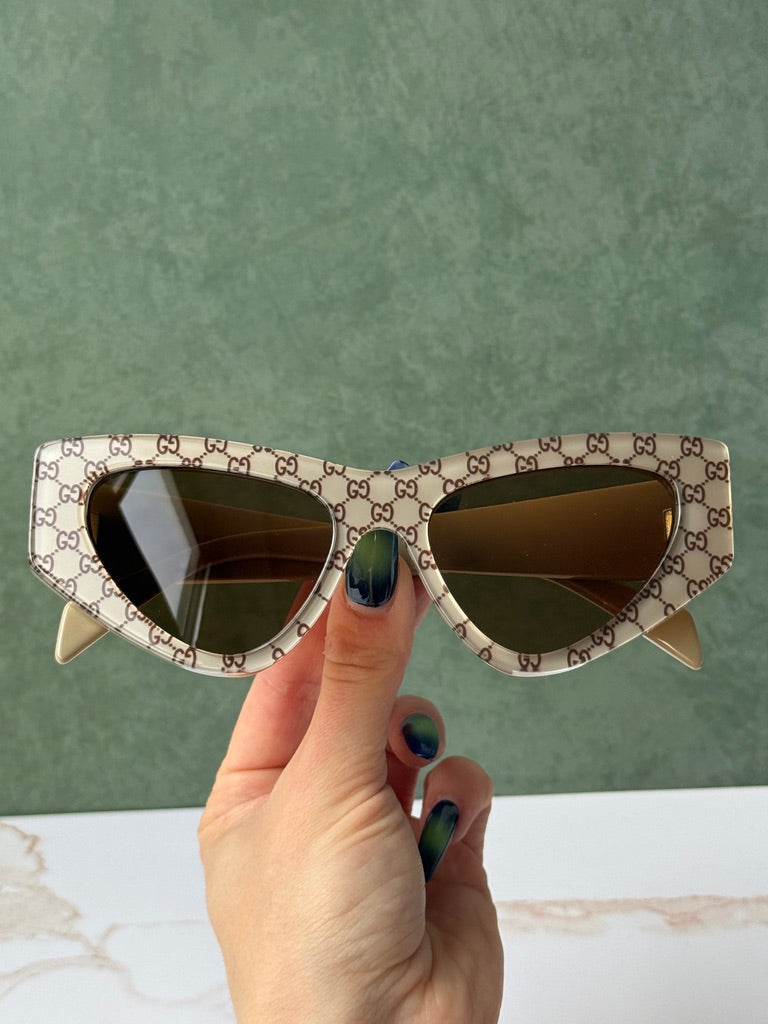 Gafas de sol extragrandes Gucci GG0817S con lentes grises 