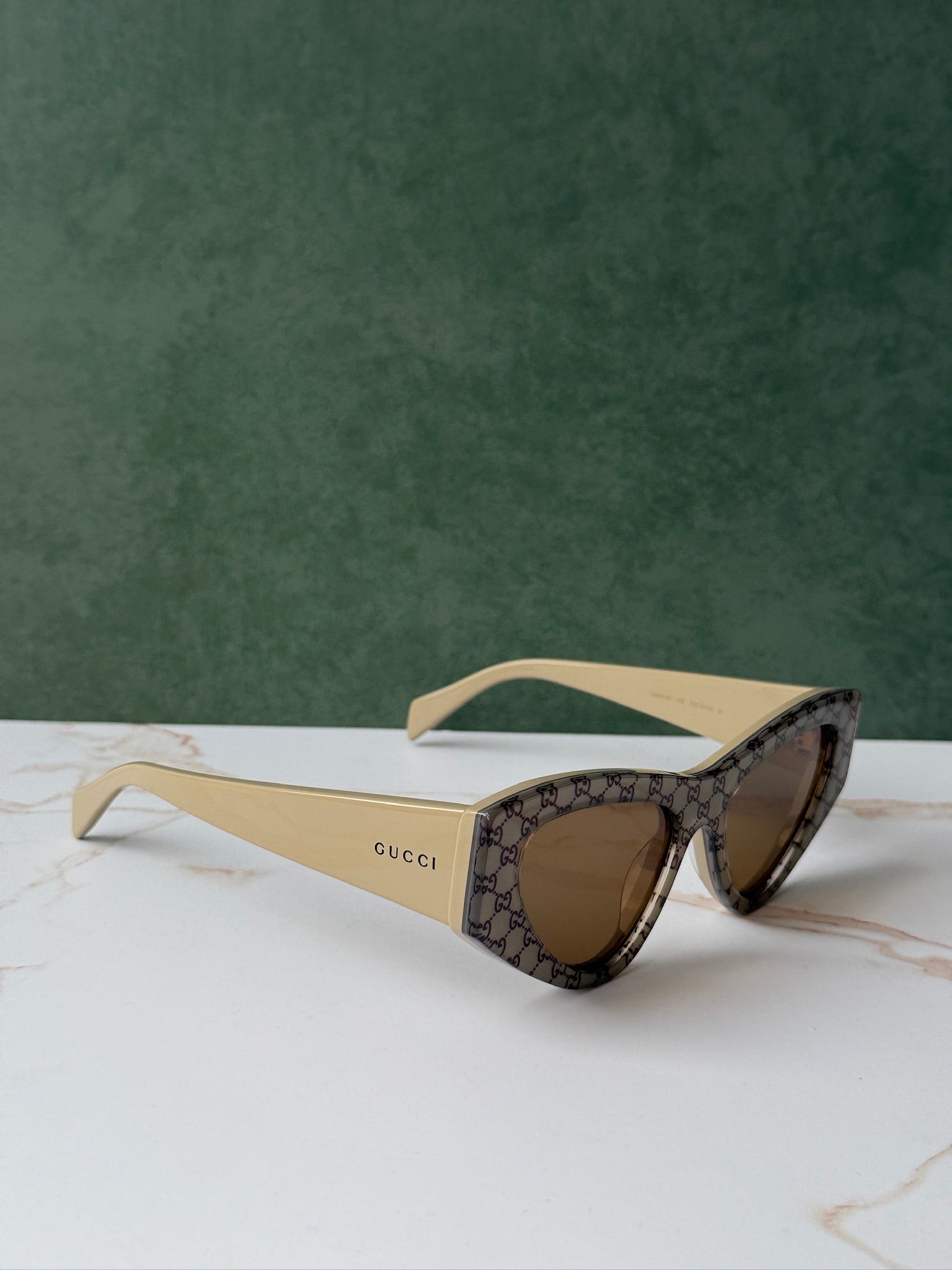Gucci GG2019S Cat Eye Logo Sunglasses in Brown – Designer Daydream