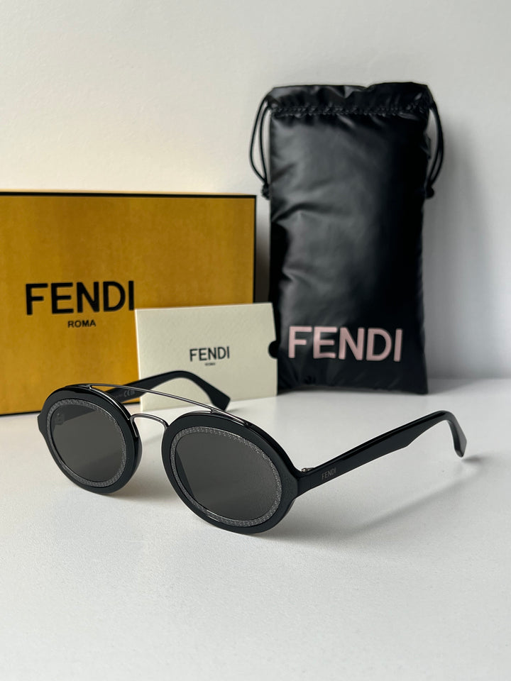 Fendi FE40040U Gafas de sol redondas negras con espejo 