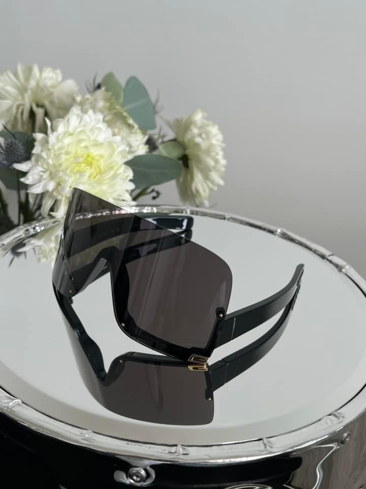 Gucci GG1631S Black Shield Sunglasses