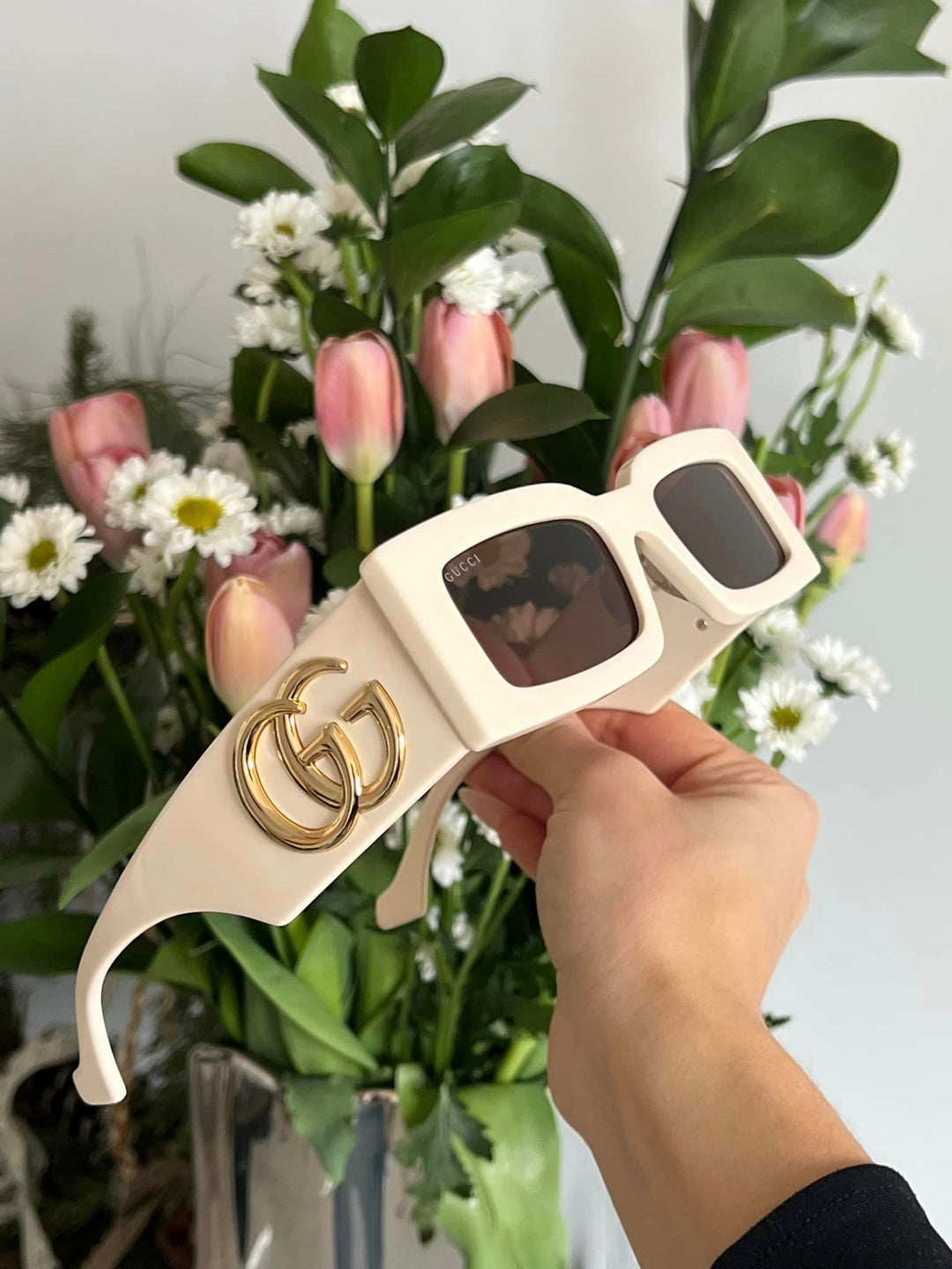Gucci GG1425S Thick Rim Rectangle Sunglasses in Ivory