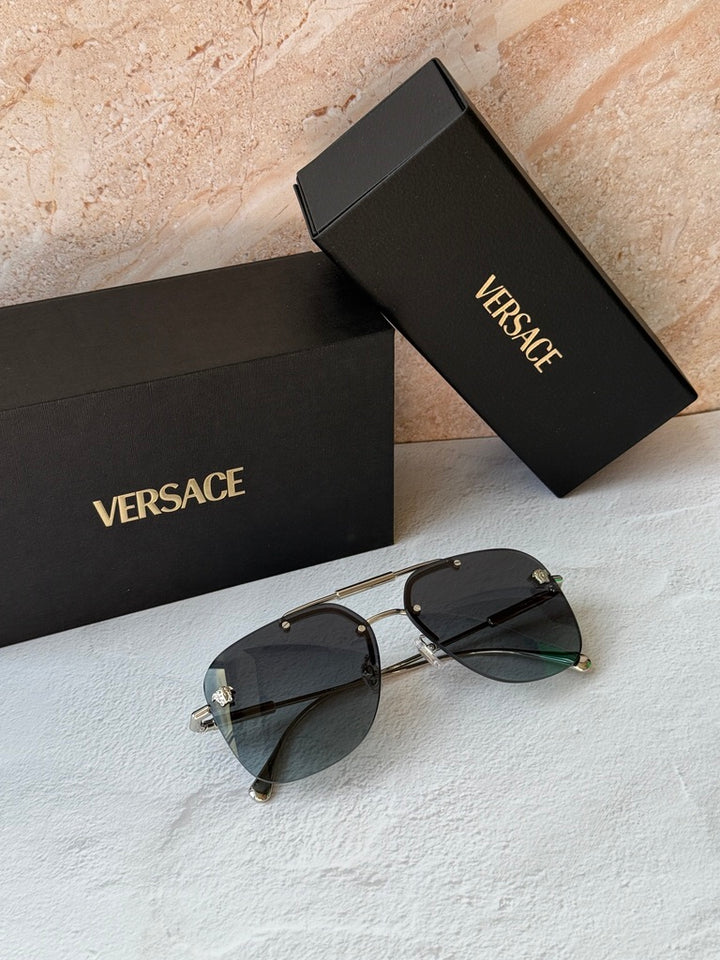 Versace Gafas de sol VE2258 Shield en espejo dorado rosa