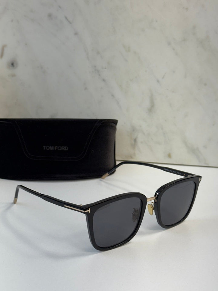 Tom Ford Sari FT0690 Gafas de sol polarizadas negras