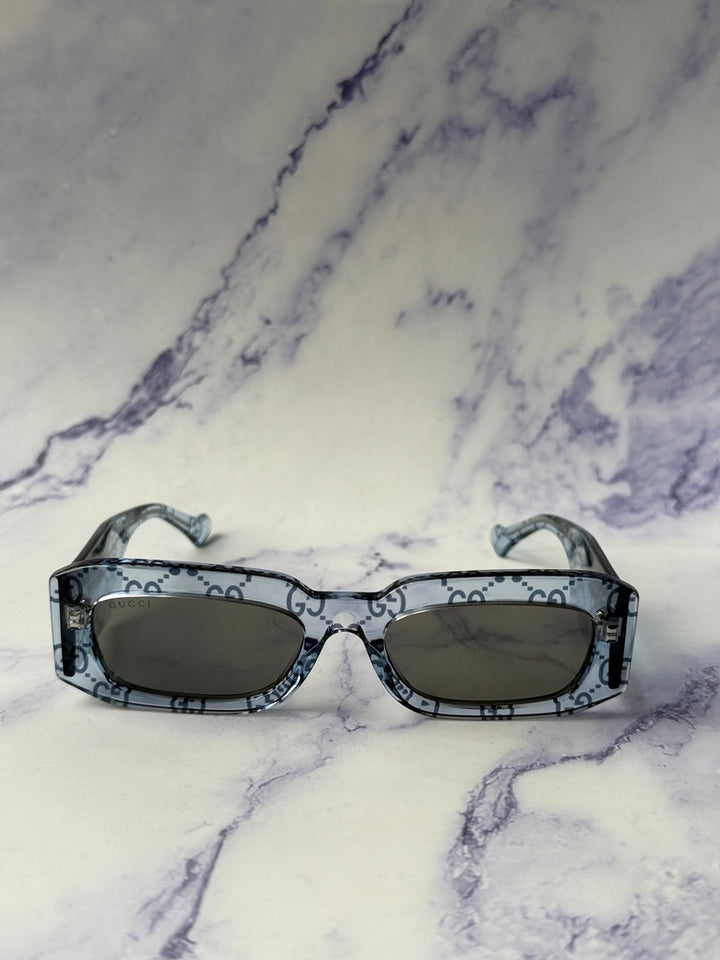 Gafas de sol rectangulares con montura gruesa en negro Gucci GG1426S 