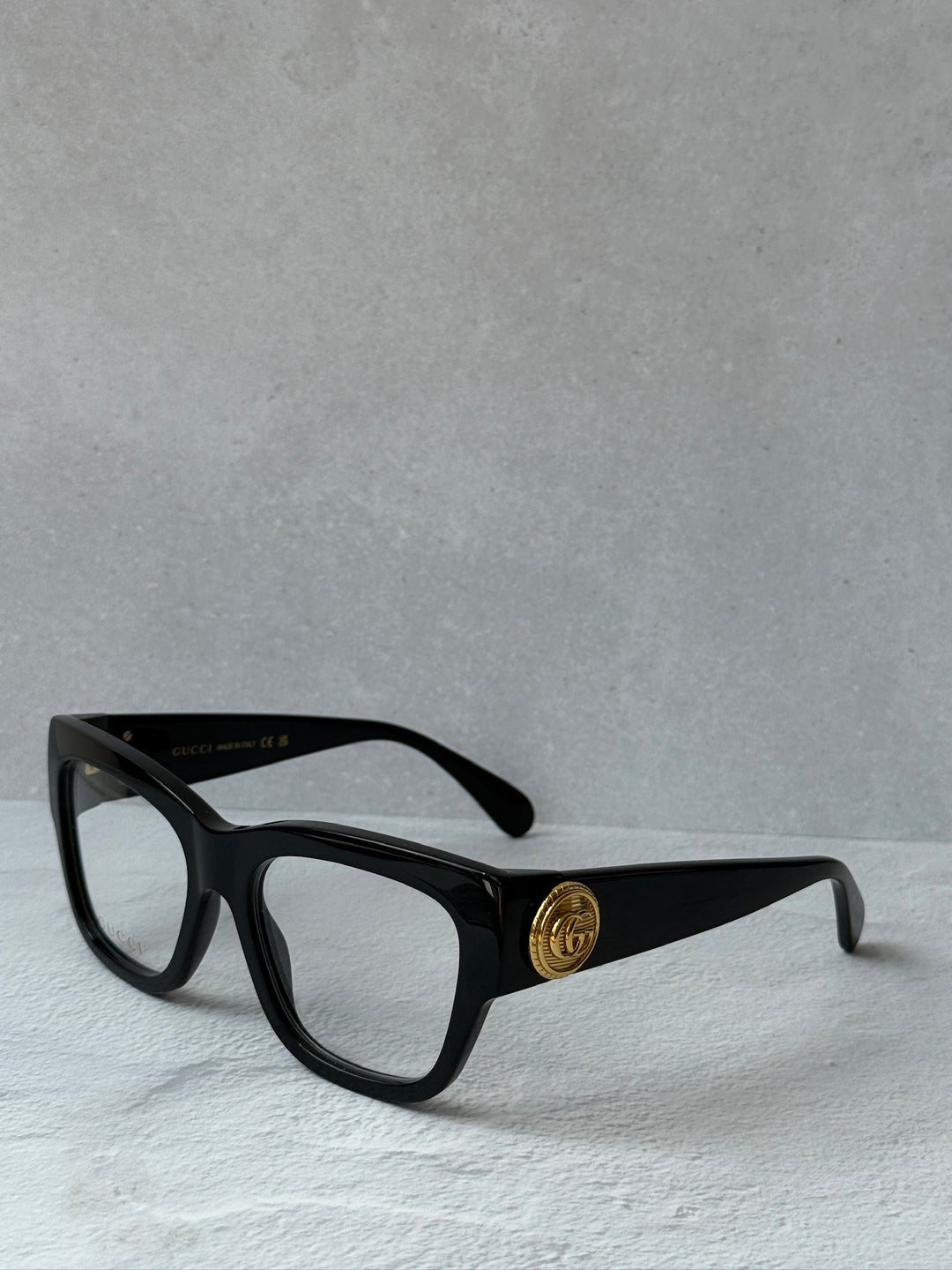 Monturas cuadradas Gucci GG1192O en negro 
