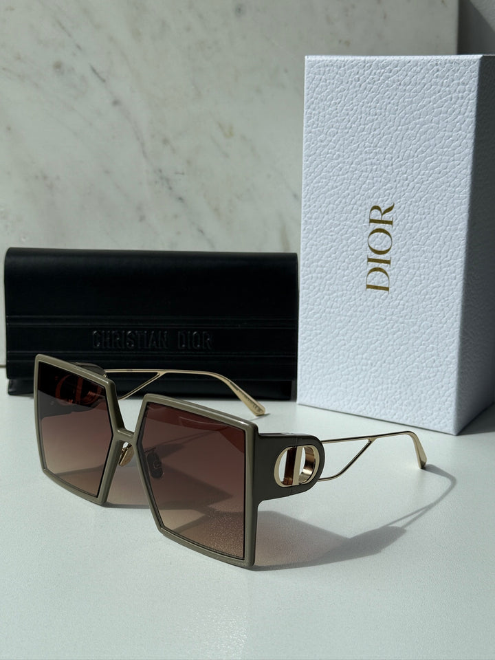 Dior 30Montaigne SU Square Sunglasses in Khaki Green
