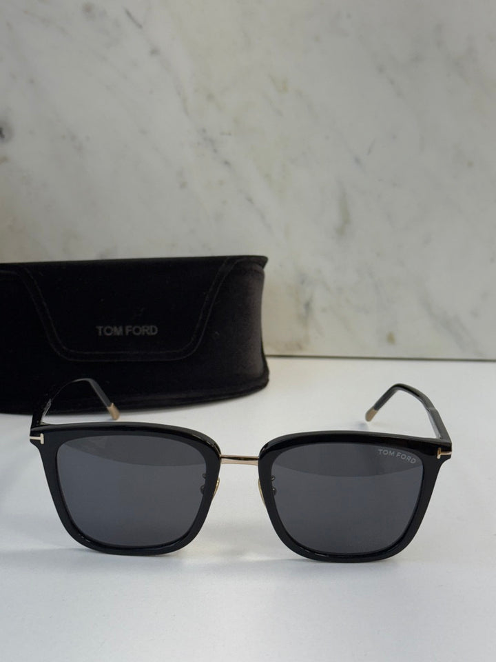 Tom Ford Sari FT0690 Gafas de sol polarizadas negras