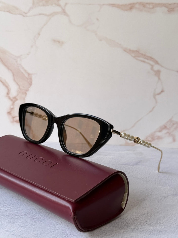 Gucci GG1968S Cat Eye Pearl Sunglasses in Black Mirror