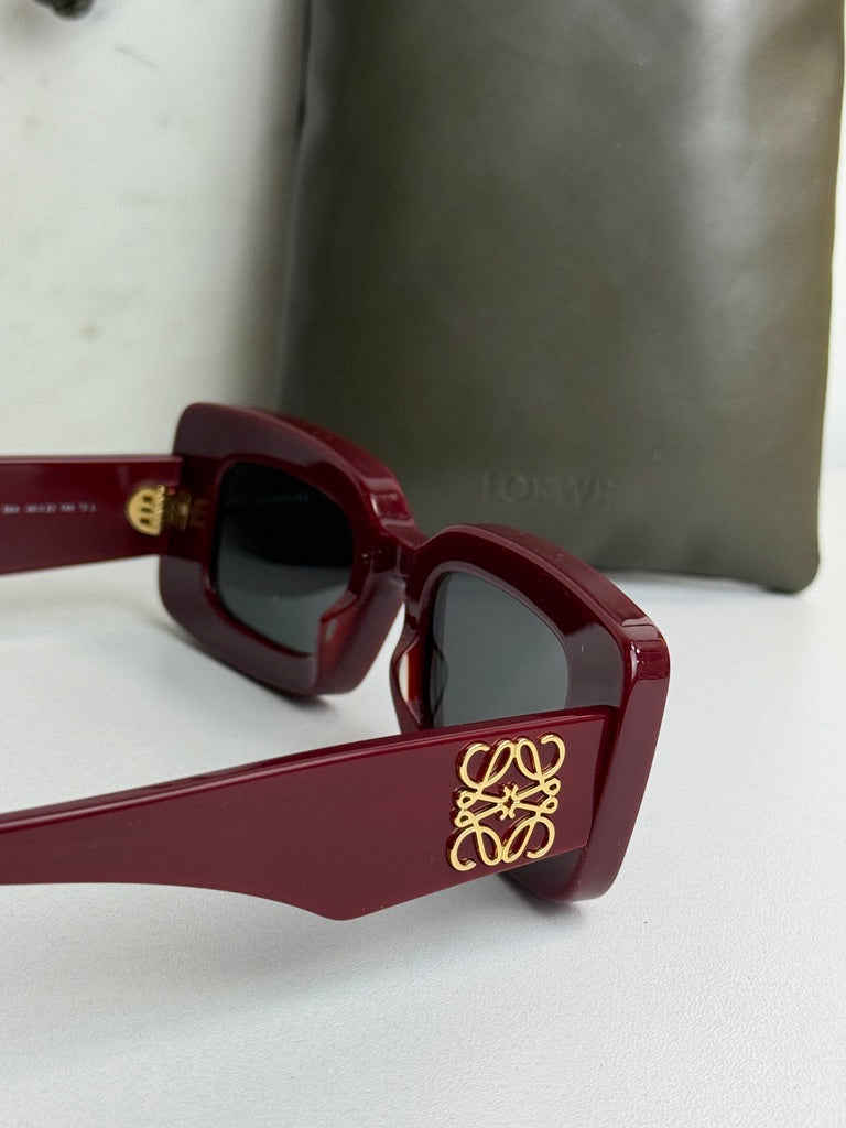 Loewe LW40101U Anagram Sunglasses in Burgundy Red