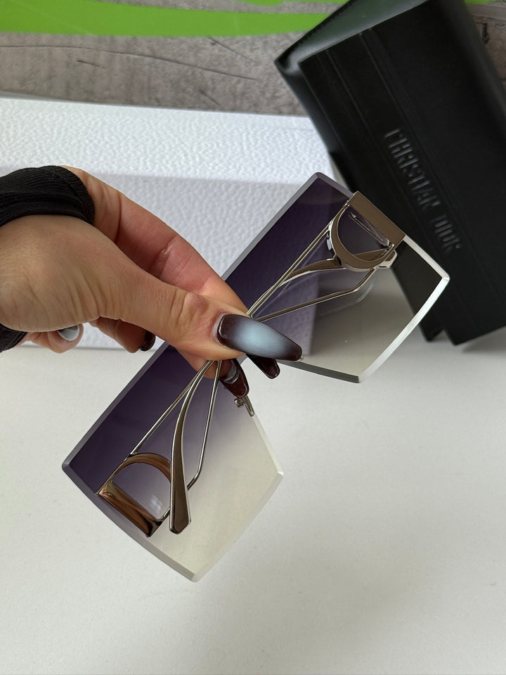 Dior 30Montaigne M1U Oversized Flat Top Sunglasses in Silver Mirror
