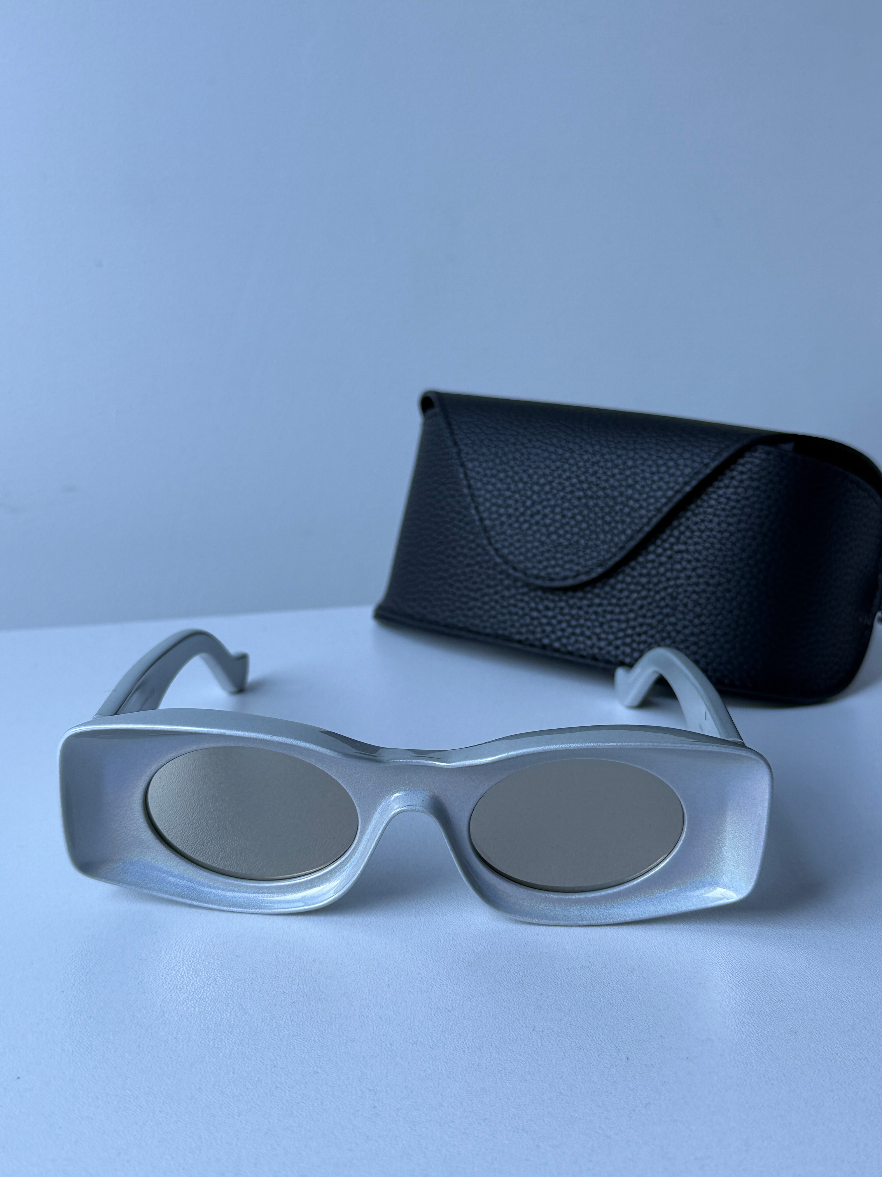 Loewe LW40033I Paula's Ibiza Sunglasses in | Designer Daydream