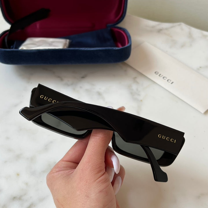 Gucci GG1331S Gafas de sol negras delgadas 