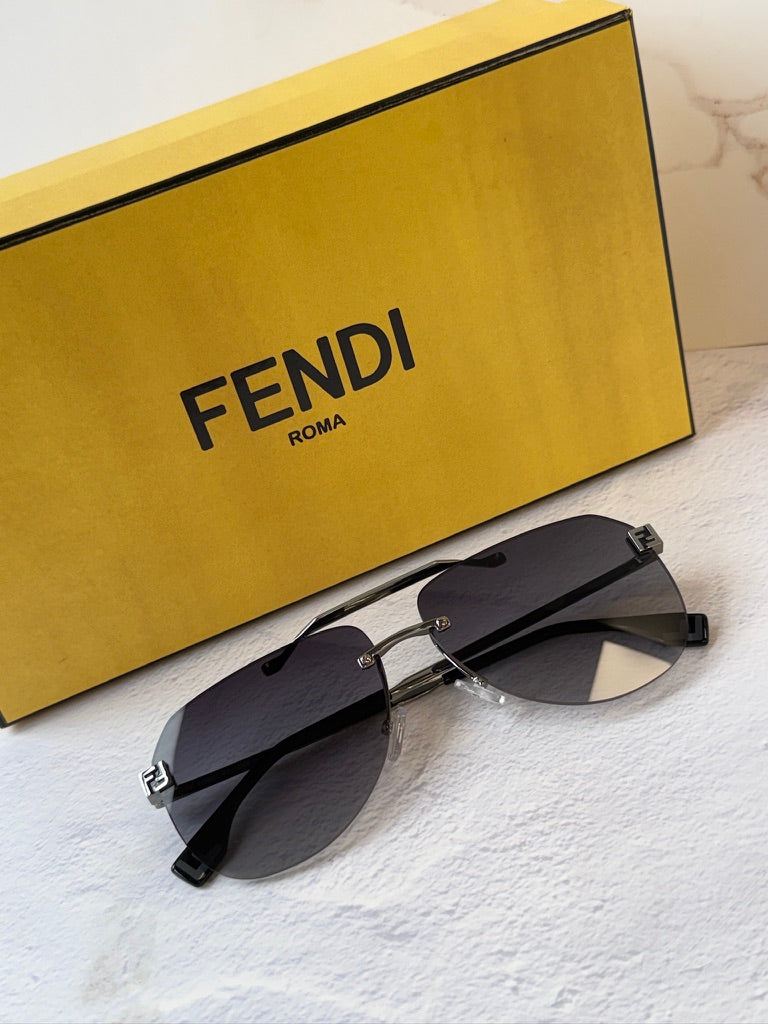 Fendi FE40115U Sky Aviator Sunglasses in Silver