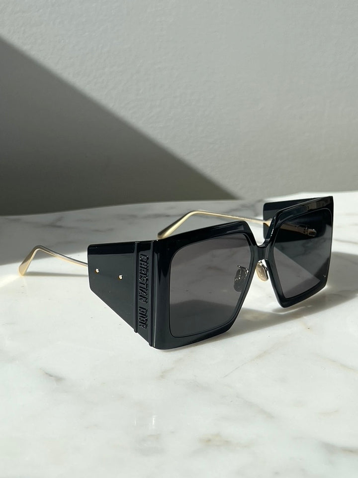 Dior DiorSolar S1U Oversized Sunglasses in Black
