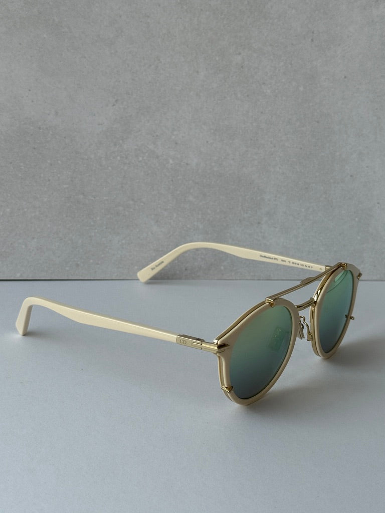 Gafas de sol Dior Blacksuit RI en negro 