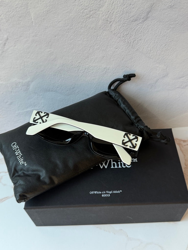 Off White Orlando Sunglasses in White