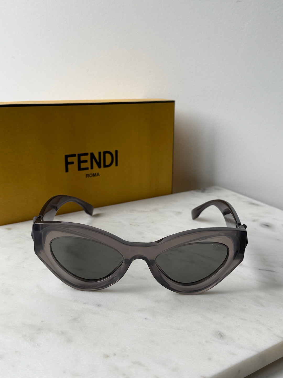 Fendi FF Diamonds FE40146I Cat Eye Sunglasses in Transparent Grey