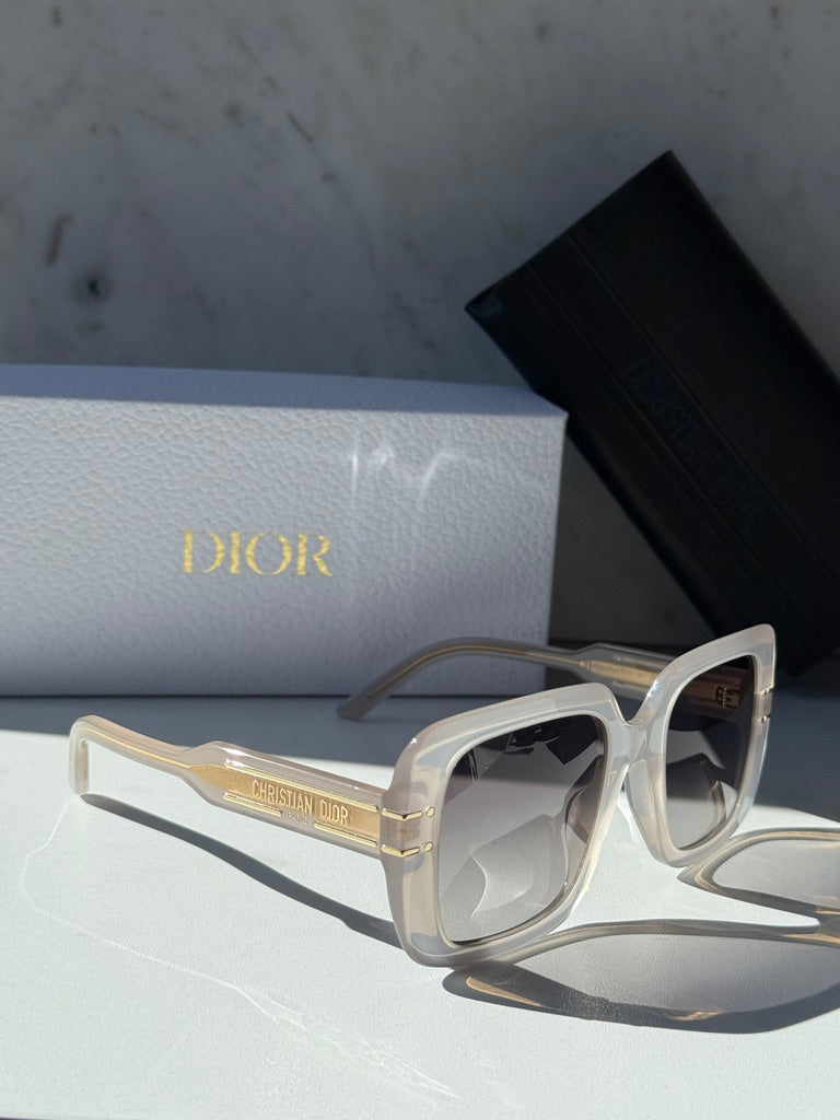 Dior Signature S11F Sunglasses in Milky White