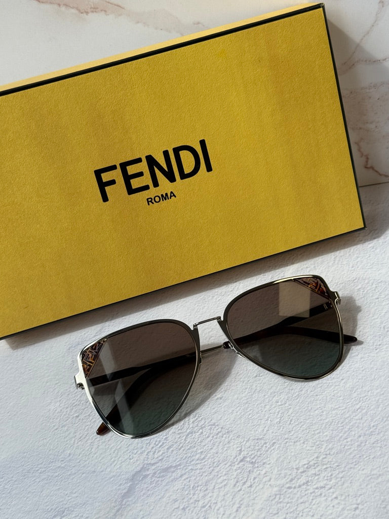 Fendi FE40189U Butterfly Sunglasses in Silver