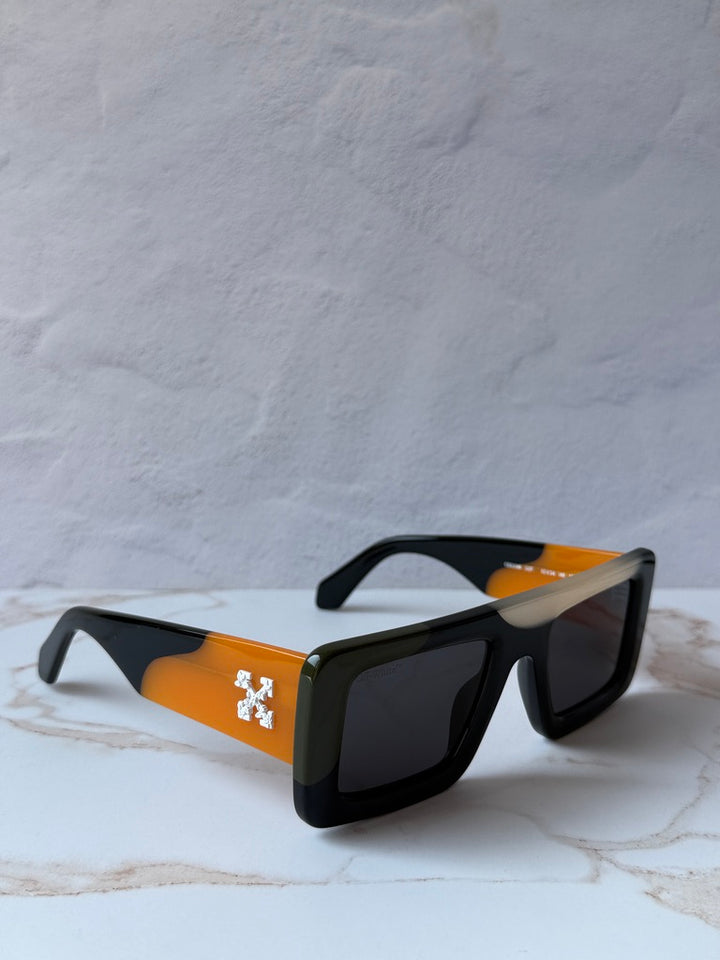 Off White Seattle Sunglasses in Black