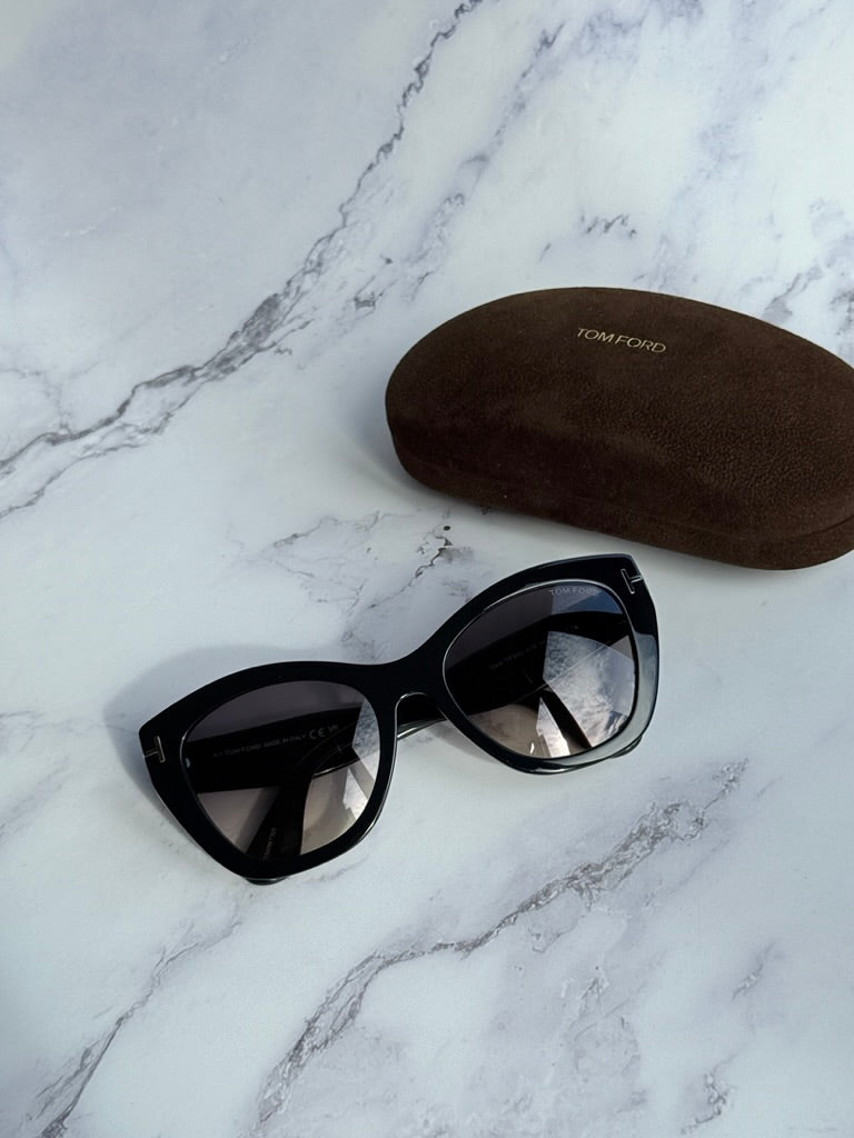 Tom Ford Cara FT0940 Cat Eye Sunglasses in Black