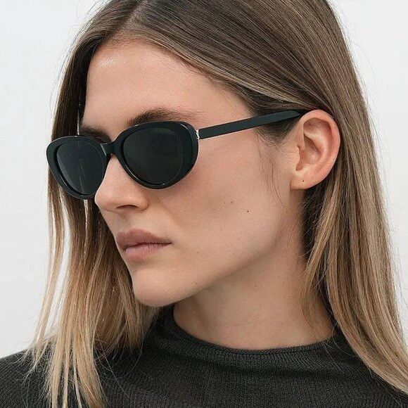 Saint Laurent SLM95/F Gafas de sol estilo ojo de gato con montura gruesa en oro negro