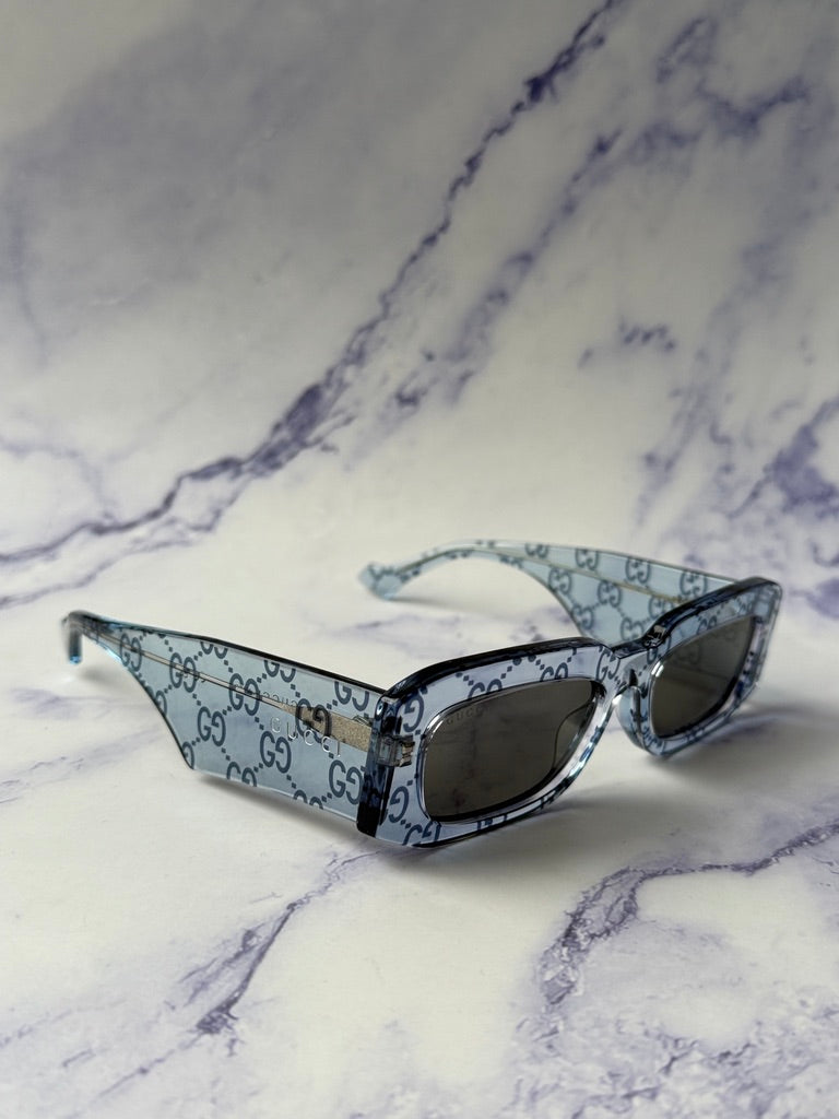 Gafas de sol rectangulares con montura gruesa en negro Gucci GG1426S 