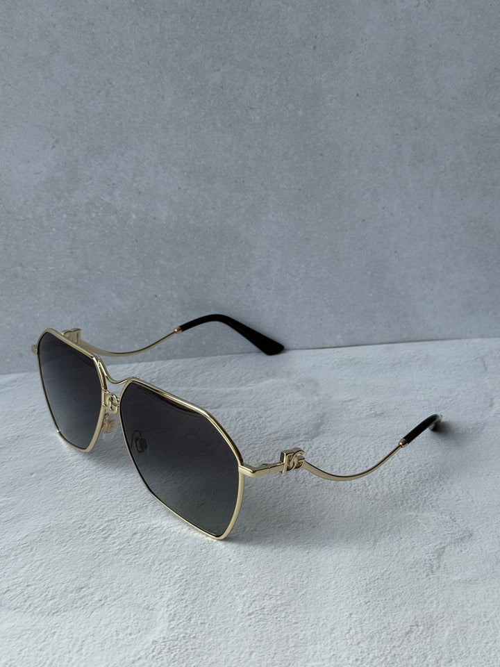 Dolce &amp; Gabbana DG2298B Gafas de sol con escudo negro cristalino 