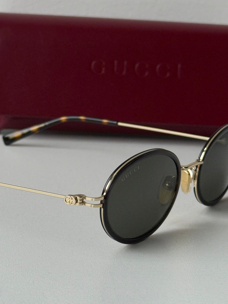 Gafas de sol extragrandes Gucci GG0817S con lentes grises 