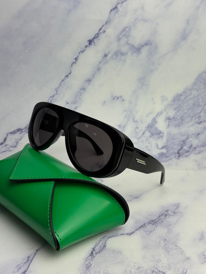 Bottega Veneta BV1362S Oversized Sunglasses in Black