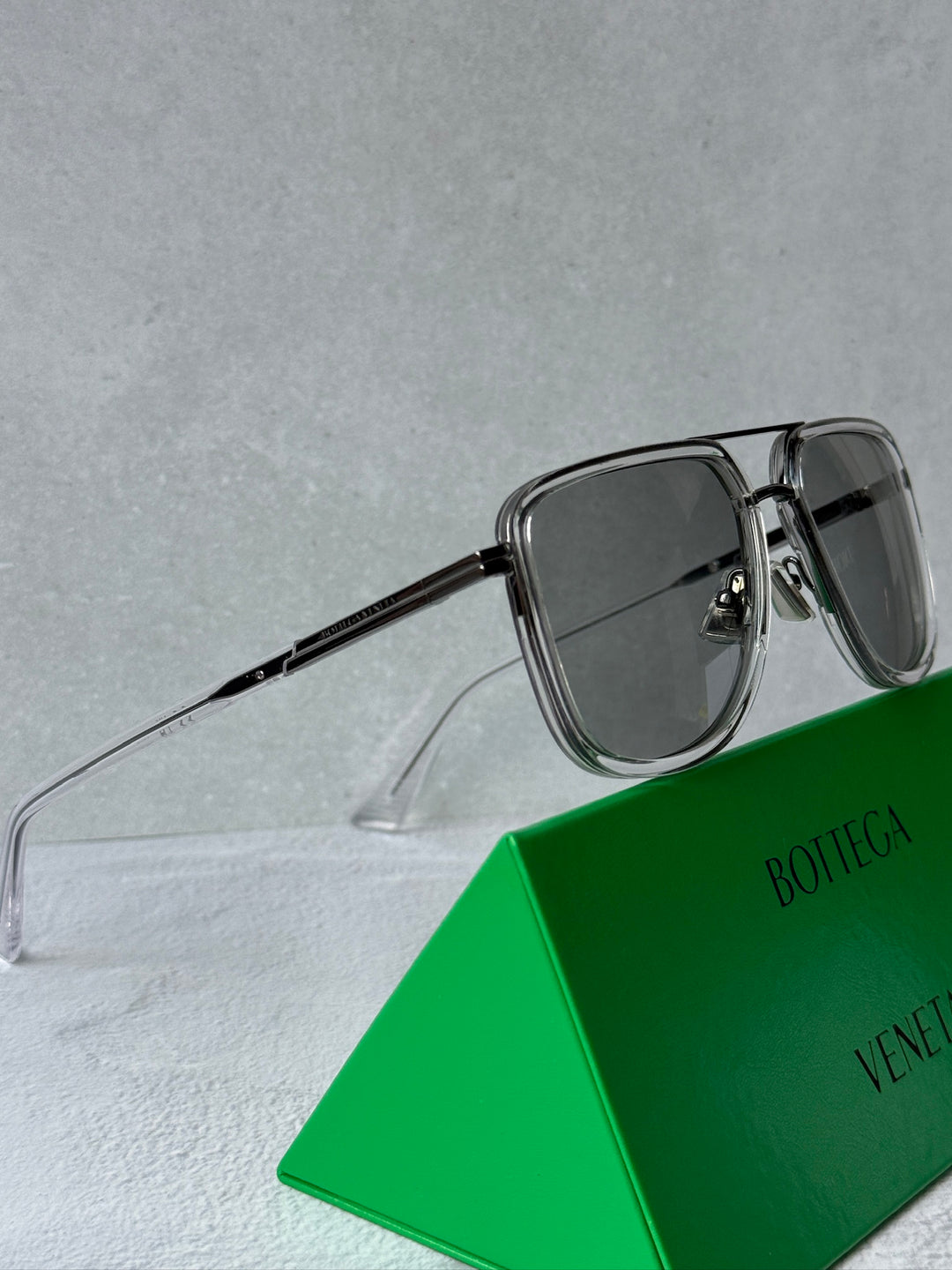 Bottega Veneta BV1463S Squared Aviator Sunglasses in Grey