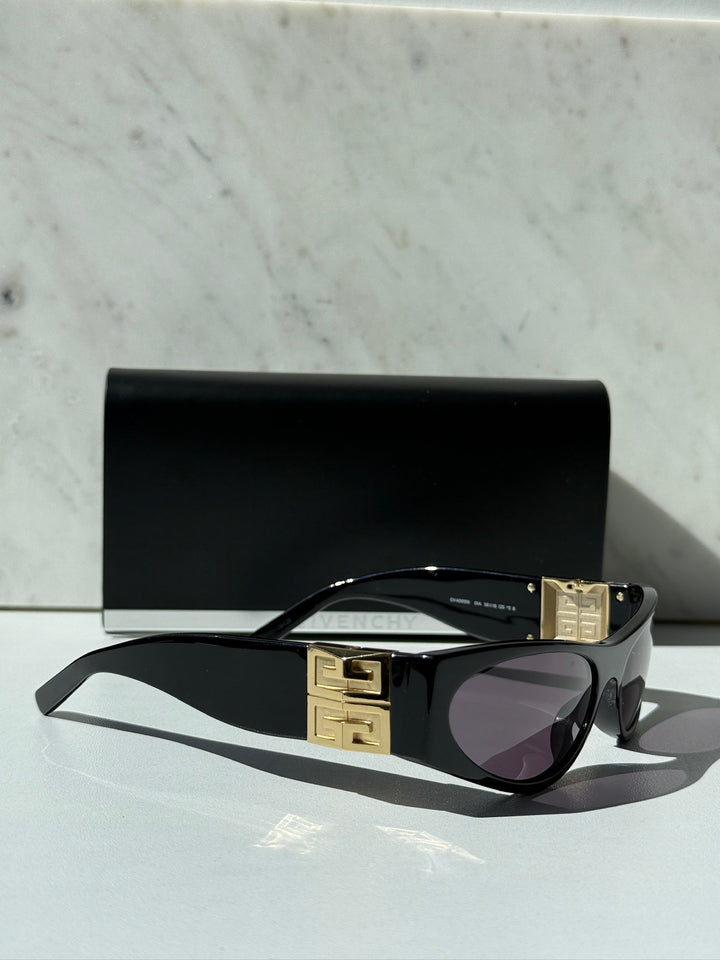 Givenchy GV40055I Sunglasses in Black