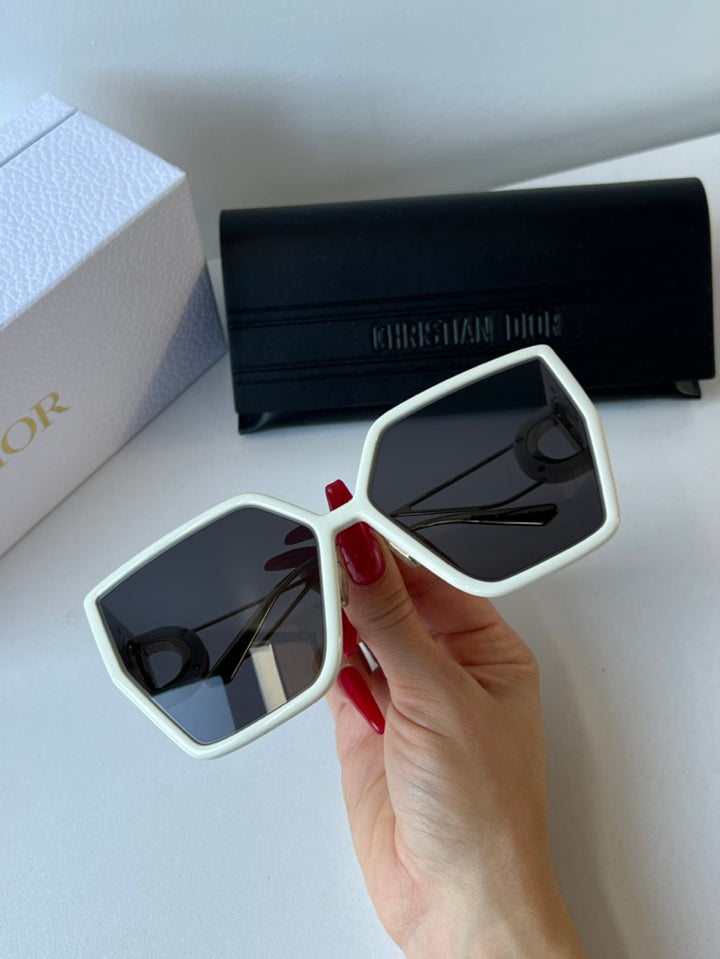 Dior 30Montaigne BU Cat Eye Square Sunglasses in White