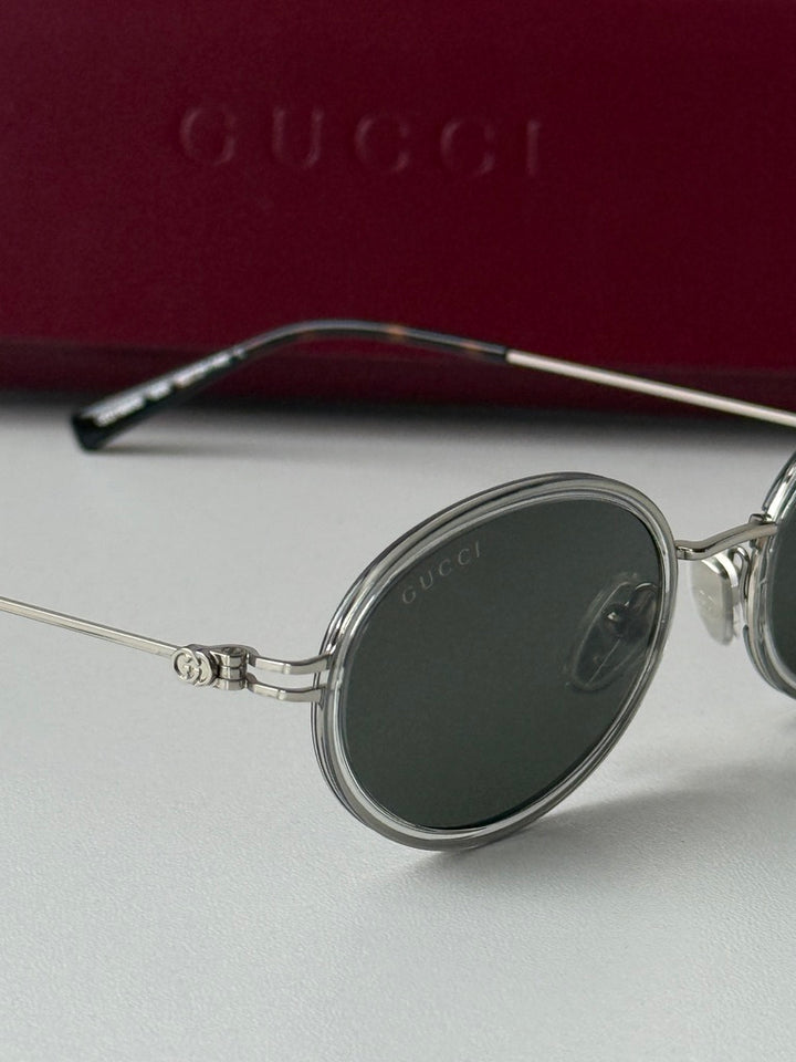 Gafas de sol extragrandes Gucci GG0817S con lentes grises 