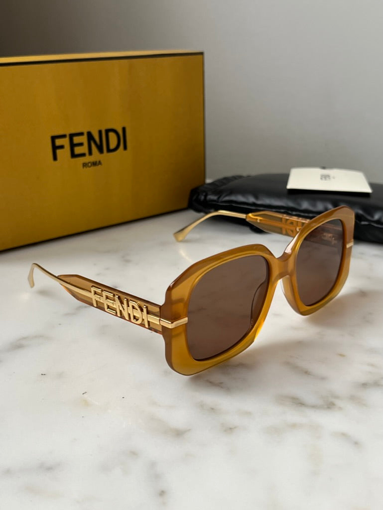 Fendi FE40065I Oversized Sunglasses in Orange