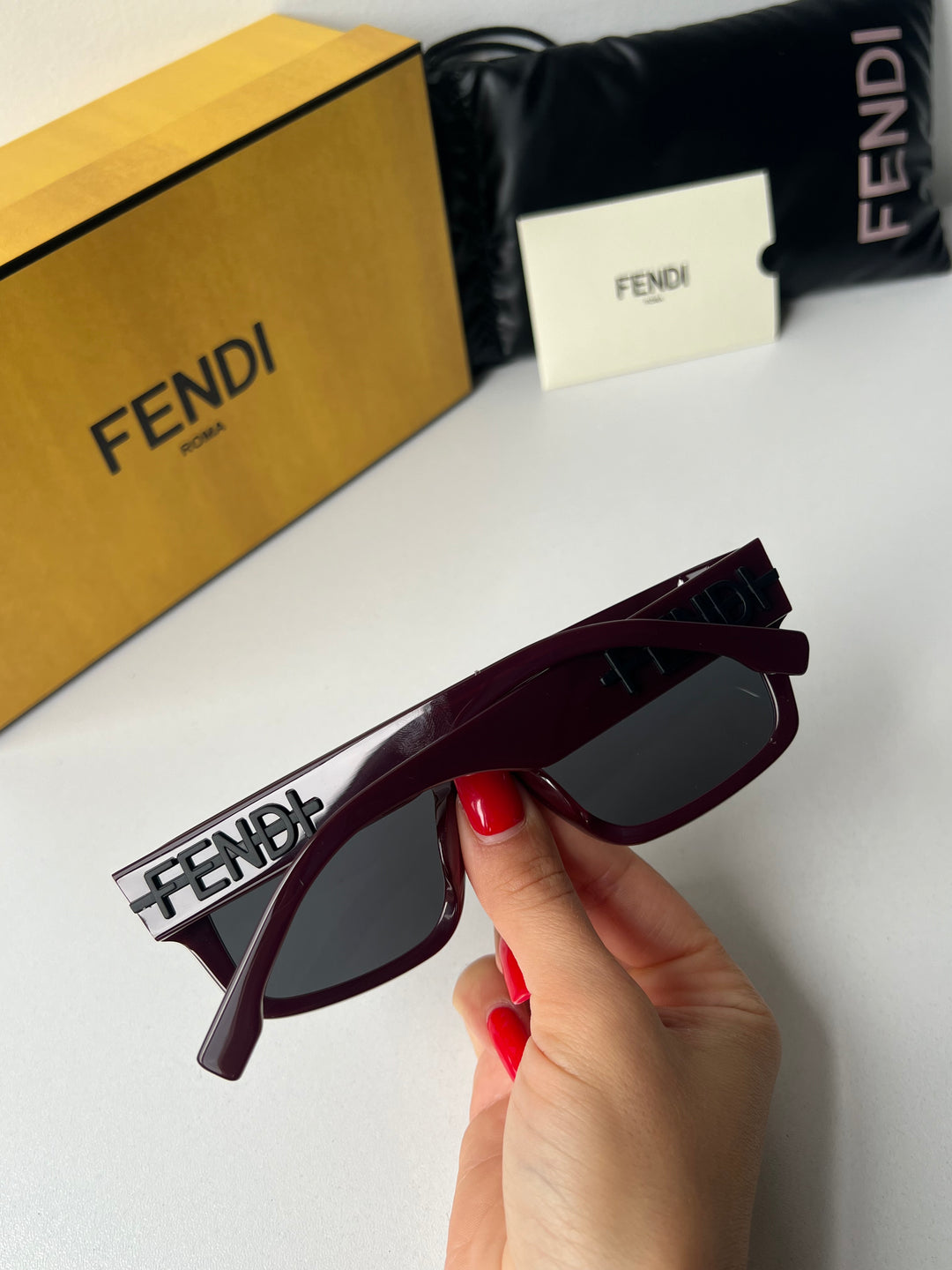 Fendi Fendigraphy FE40091U Burgundy Logo Unisex Sunglasses