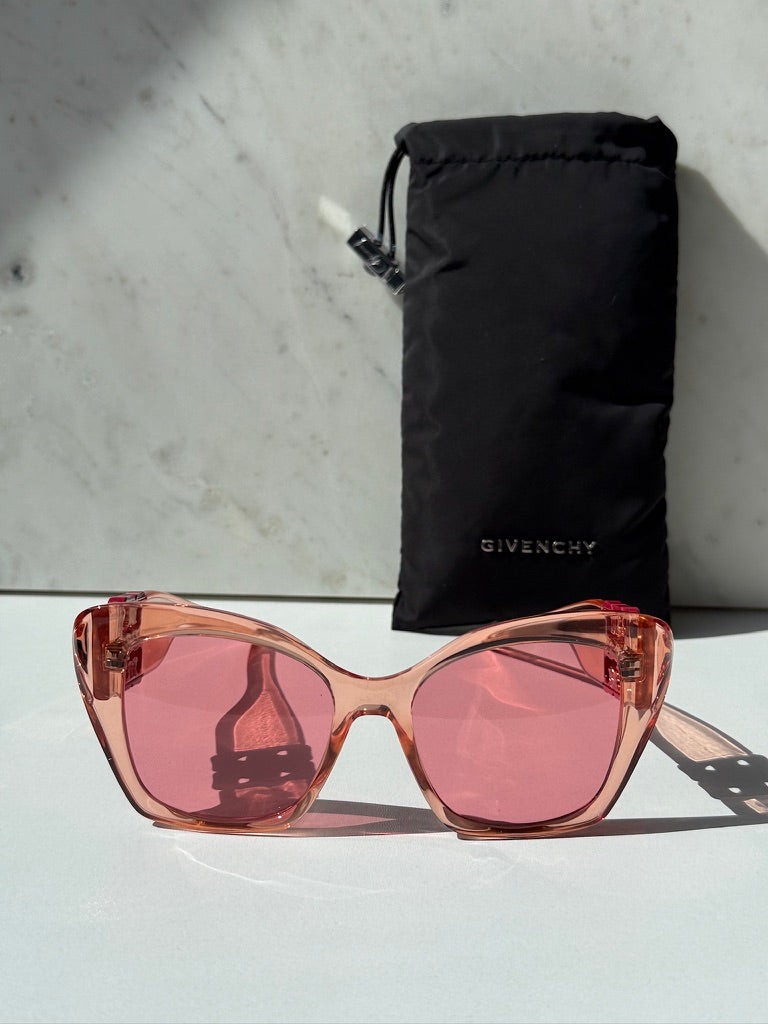 Givenchy GV40096U Oversized Cat Eye Sunglasses in Pink