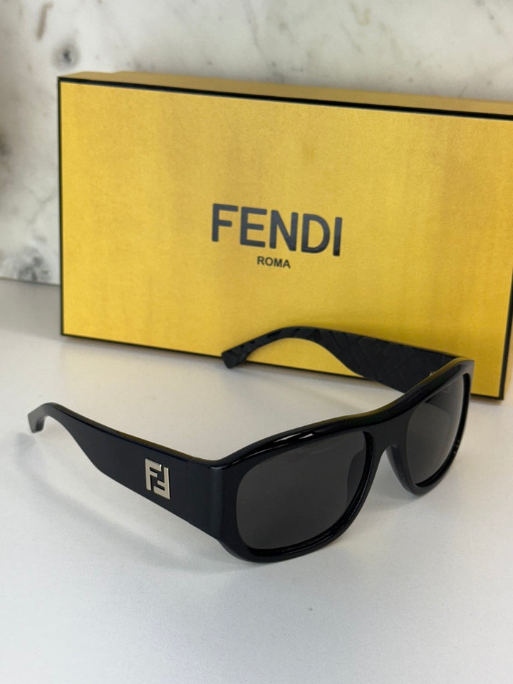 Fendi FE40117I Sunglasses in Black